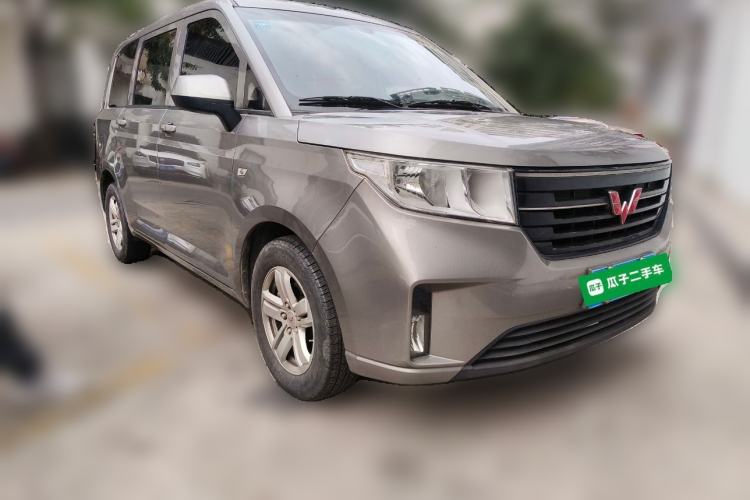 Used Wuling Hongguang PLUS 2019 1.5T Manual Comfort Version 7 Seats