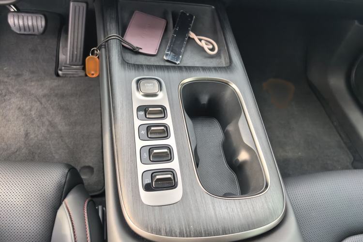 Used  SU7 2024 Rear-Drive Ultra-Long Range Advanced Pro-Level Intelligent Driving Version
