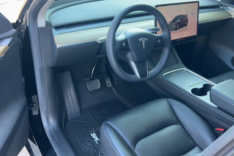 Used Tesla Model Y 2022 Rear-Wheel-Drive Version
