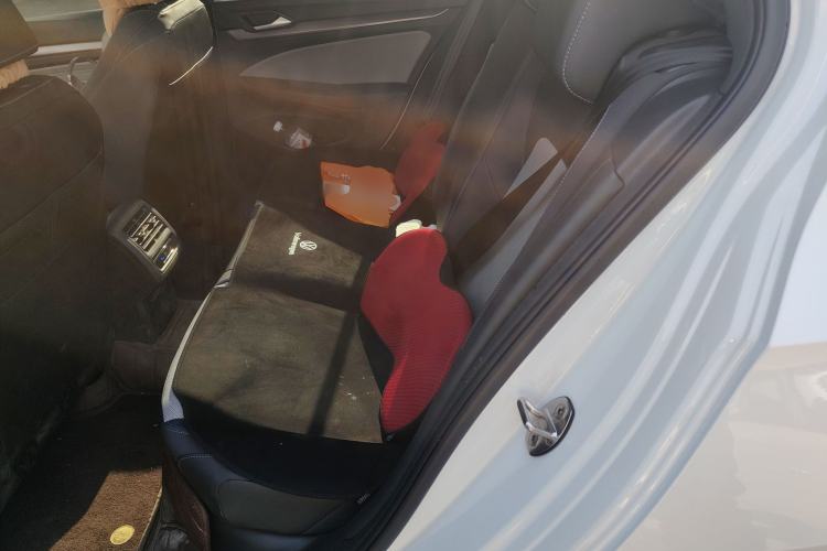 Used Volkswagen Golf 2025 300TSI R-Line
