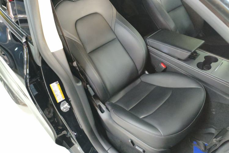 Used Tesla Model Y 2023 Long-Range All-Wheel-Drive Version
