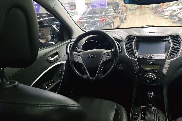 Used Hyundai Santa Fe 2013 2.4L Automatic Two-Wheel Drive Smart Version
