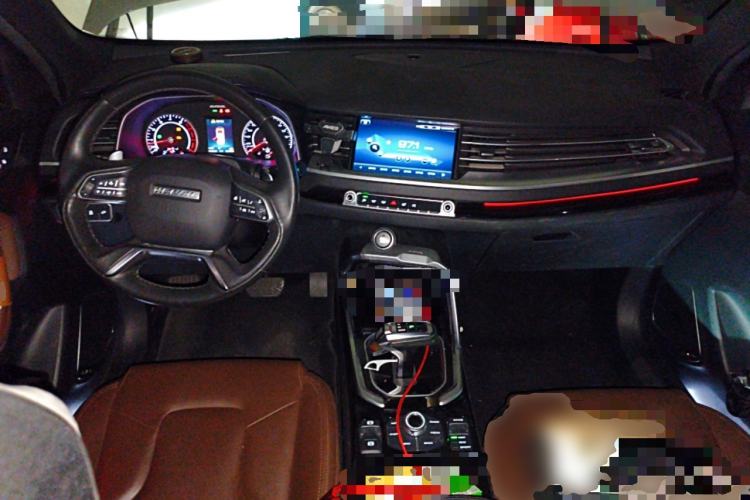 Used Haval H6 2017 Red Label 2.0T Automatic Two-Wheel Drive ZhiShang Model
