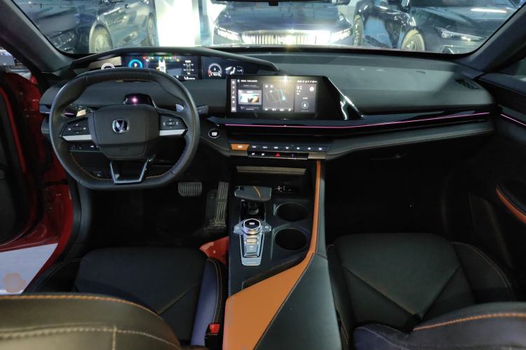 Used Changan UNI-V 2022 1.5T Prestige Version
