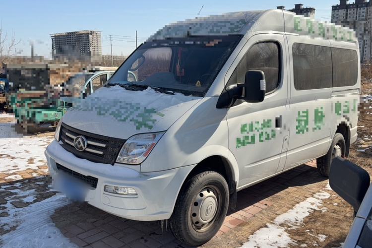 Used SAIC MAXUS Xintu V80 2023 2.0T Manual Classic Aoyuntong Short Wheelbase Mid-Roof 5/6-Seater