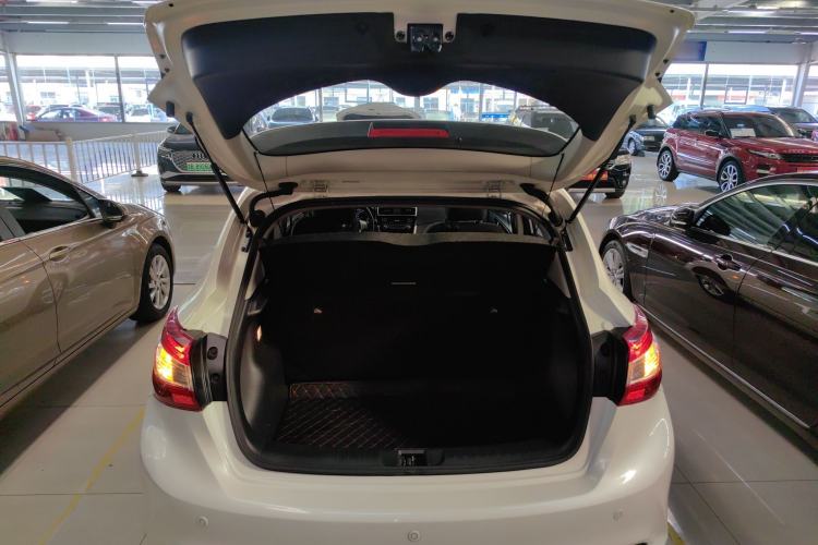 Used Nissan Tiida 2021 1.6L CVT Cool Edition