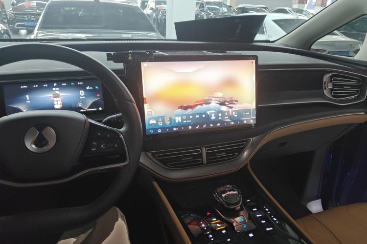 Used Denza D9 2024 DM-i 980 Four-Wheel Drive Prestige Model
