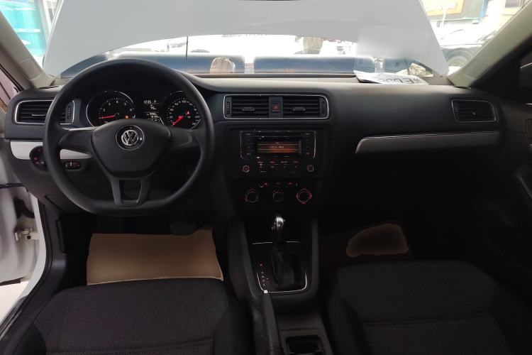 Used Volkswagen Sagitar 2015 1.6L Automatic Fashion Model
