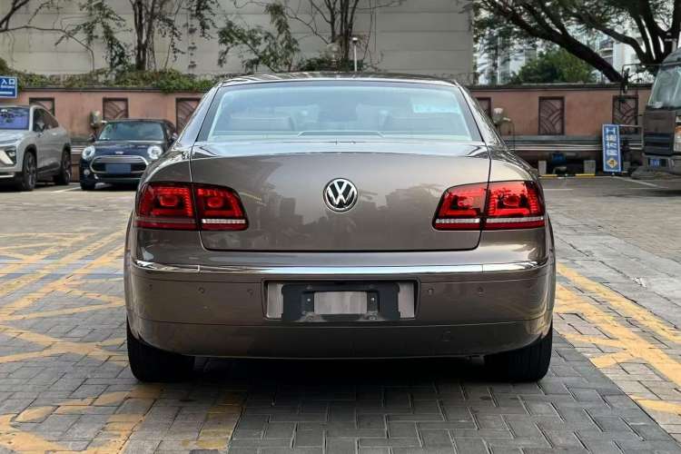 Used Volkswagen Phaeton 2011 3.6L V6 4-Seater Extended-Length Individual Edition
