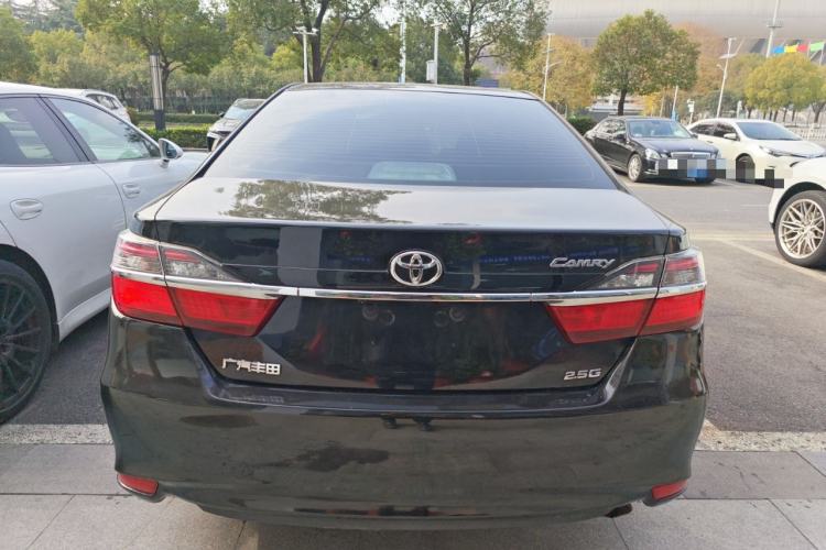 Used Toyota Camry 2015 2.0G Premier Edition
