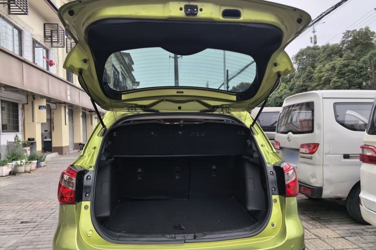 Used Suzuki S-Cross 2014 1.6L CVT Two-Wheel Drive Elite Version