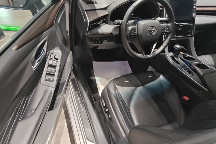 Used Toyota Avalon 2019 2.5L Touring Premium Version China VI Standard
