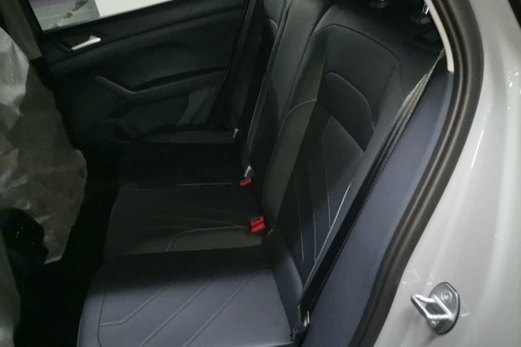 Used Volkswagen Tharu 
