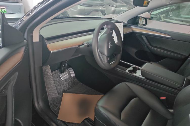 Used Tesla Model Y 2021 Long-Range All-Wheel-Drive Version 3D7