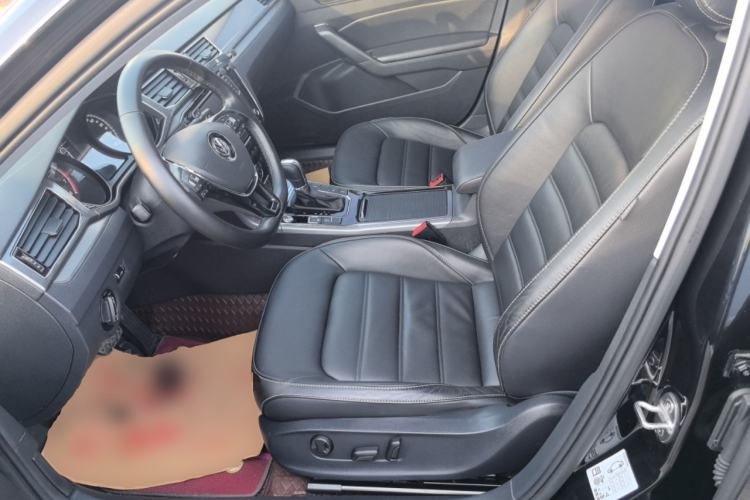 Used Volkswagen Passat 2017 330TSI DSG Luxury Edition
