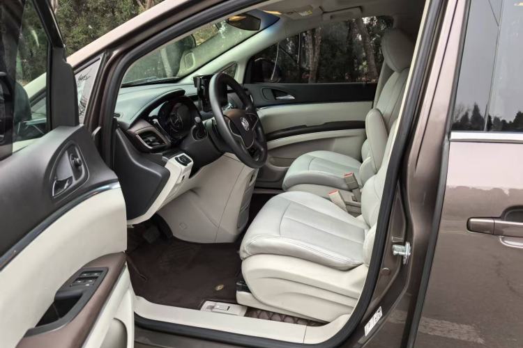 Used Buick GL8 2021 Land Cruiser Executive Class 652T Comfort Model
