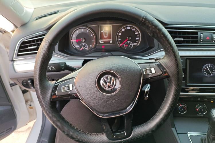 Used Volkswagen Lamando 2019 230TSI DSG Fashion Edition China VI
