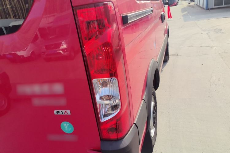 Used Iveco Eurocargo 2021 2.0T Manual Super-Rui Short Wheelbase High-Roof Side-Sliding Door F1A
