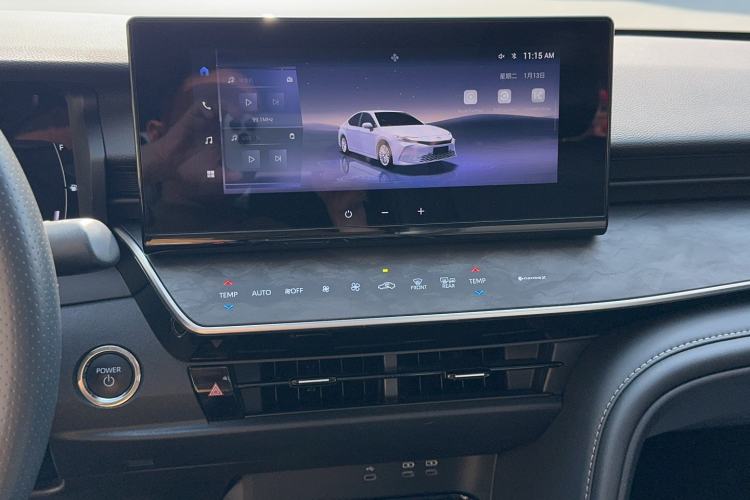 Used Toyota Camry 2024 Dual-Motor 2.0 HGVP Luxury Edition
