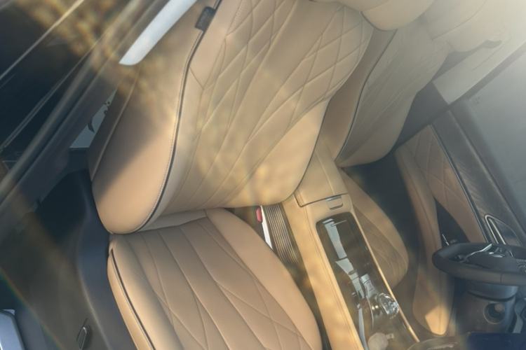 Used Denza D9 2024 DM-i 980 Four-Wheel Drive Prestige Model
