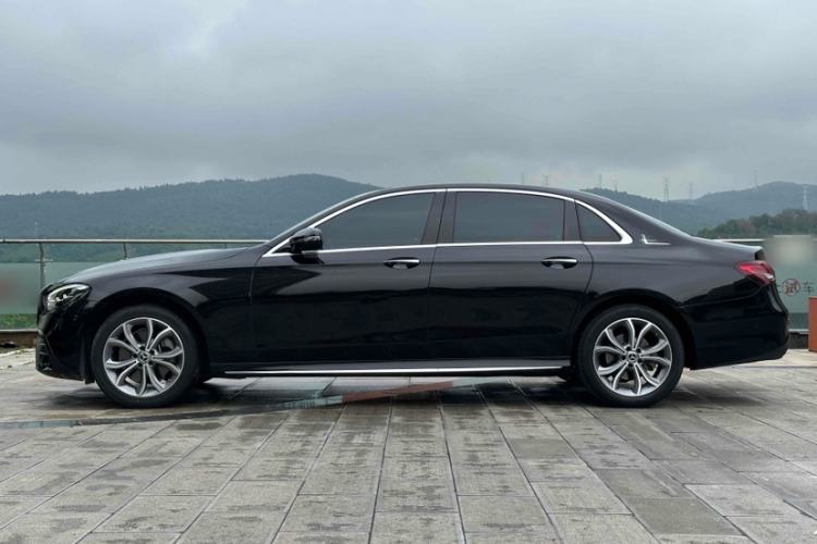 Used Mercedes-Benz E-Class 2022 Revised Version E 300 L Sporty and Stylish Edition
