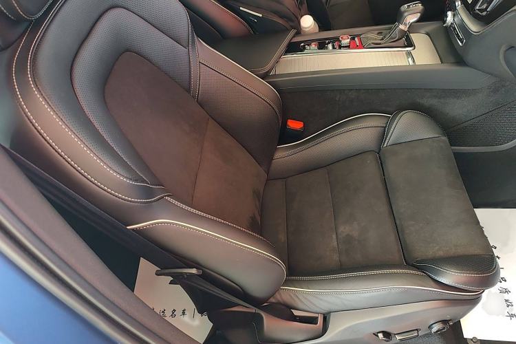 Used Volvo XC60 2019 T5 4x4 Zhiyuan Sport Edition China V Standard