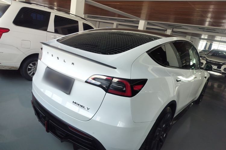 Used Tesla Model Y 2023 High-Performance All-Wheel-Drive Version