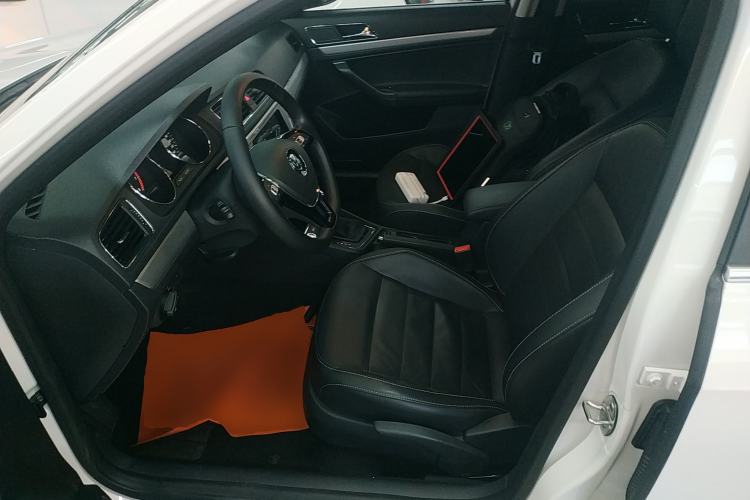 Used Volkswagen Gran Lavida 2017 1.6L Automatic Comfort Edition
