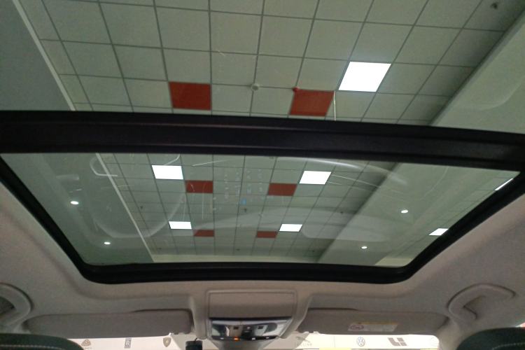 Used Volkswagen Passat 2025 Outstanding Model 380TSI Dragon Glory Edition
