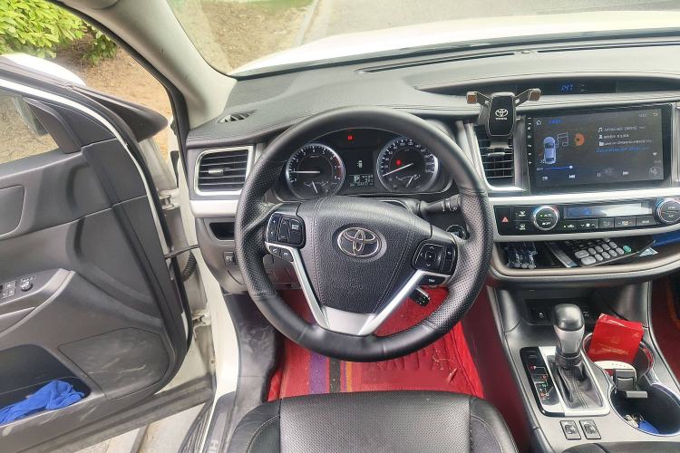 Used Toyota Highlander 2017 2.0T Four-Wheel Drive Luxury Edition 7 Seats