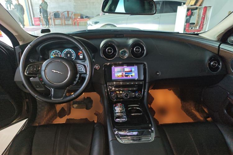 Used Jaguar XJ 2016 XJL 3.0 SC Two-Wheel-Drive Elegant Business Edition
