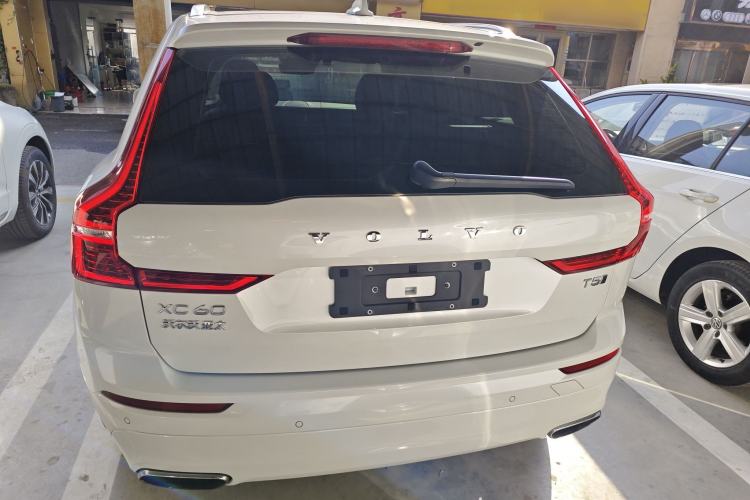 Used Volvo XC60 2019 T5 4x4 Zhiyuan Edition China VI Standard
