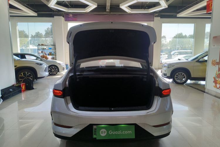 Used BYD Qin PLUS 2025 DM-i Smart Drive 55KM Beyond Model
