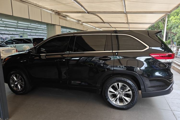 Used Toyota Highlander 2021 2.0T Two-Wheel Drive Elite Version 7-Seater