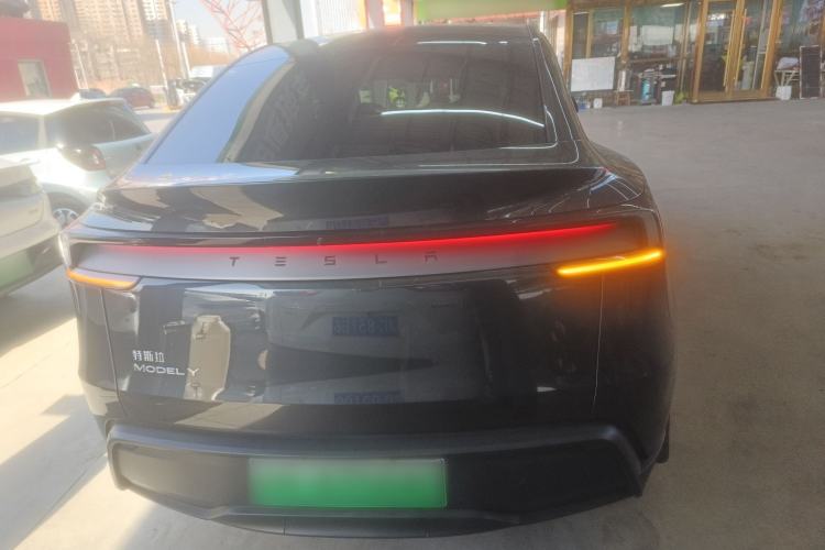 Used Tesla Model Y 2025 Rear-Wheel-Drive Version