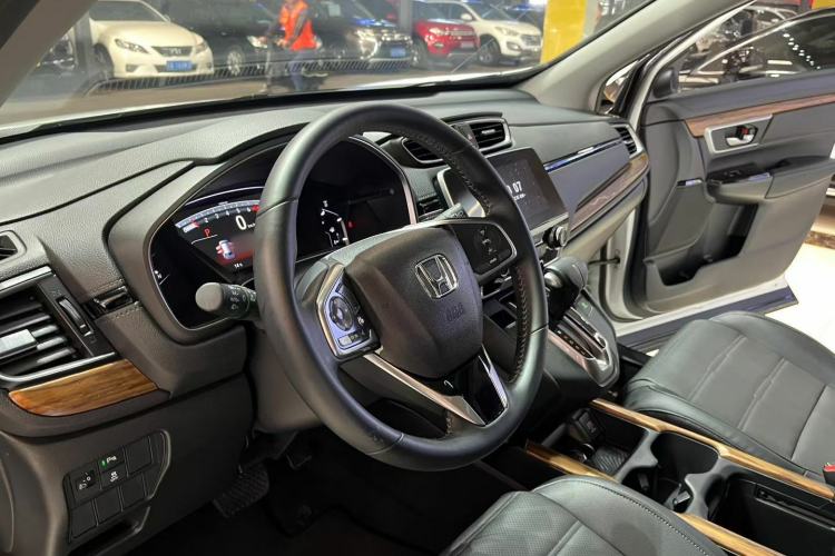 Used Honda CR-V 2017 240TURBO CVT Front-Wheel Drive Fashion Edition