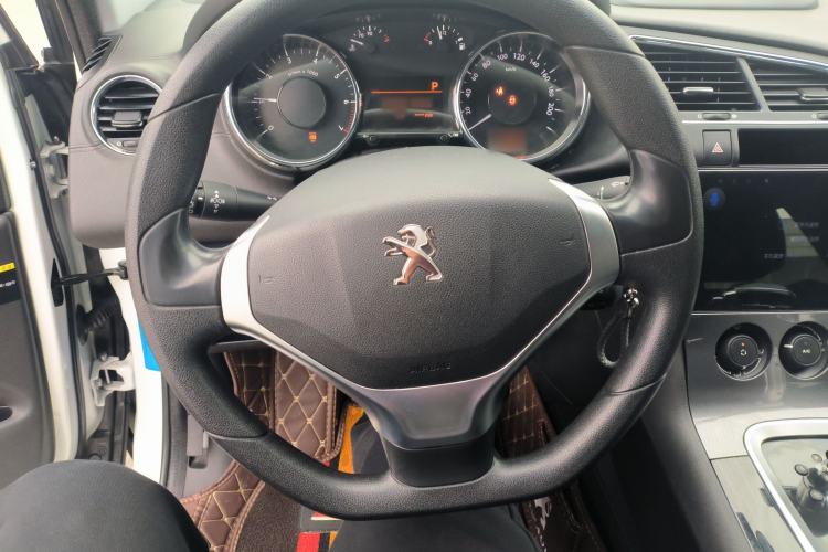 Used Peugeot 3008 2015 2.0L Automatic Classic Edition
