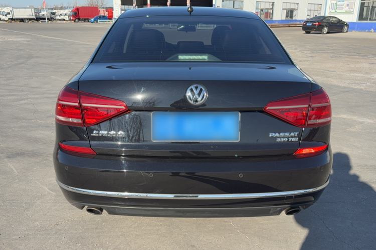 Used Volkswagen Passat 2017 330TSI DSG Luxury Edition
