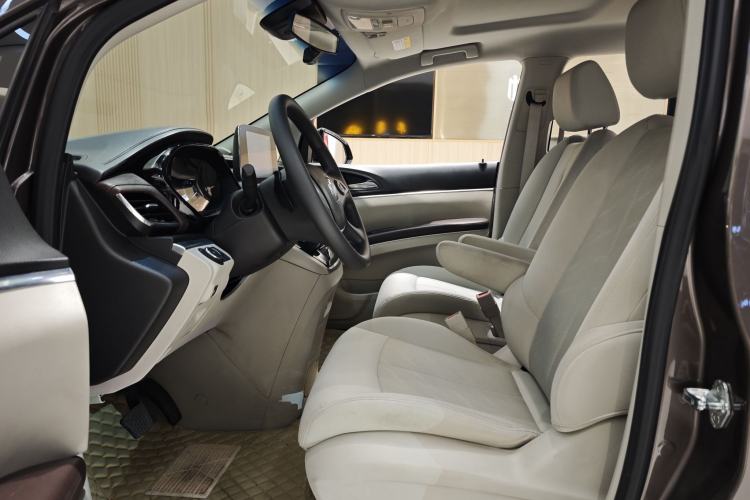 Used Buick GL8 2021 Land Cruiser Executive Class 652T Comfort Model