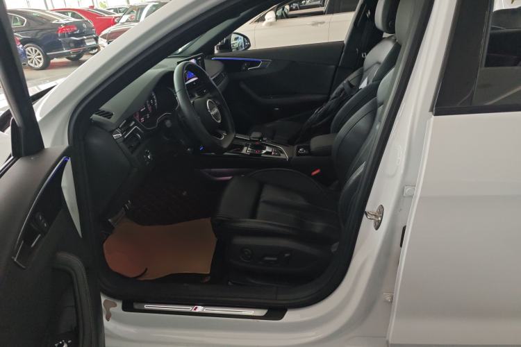 Used Audi A4L 2023 40 TFSI Luxury Dynamic Model
