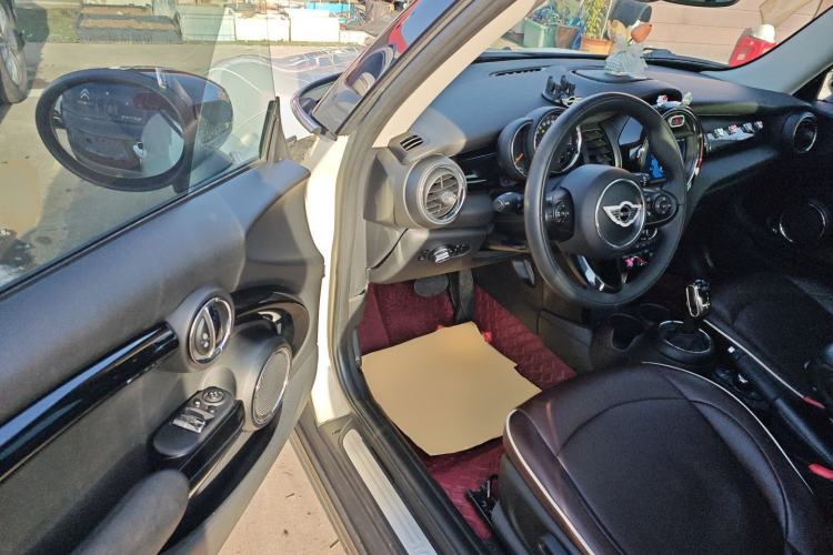 Used  MINI 2021 1.5T ONE PLUS
