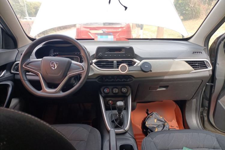 Used Baojun 510 2017 1.5L manual Comfort trim
