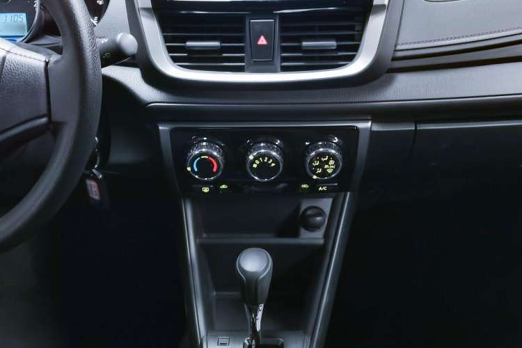 Used Toyota YARiS L 2019 1.5E CVT Dynamic Edition China VI compliant