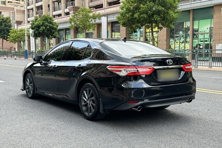 Used Toyota Camry 2021 2.0G Luxury Edition
