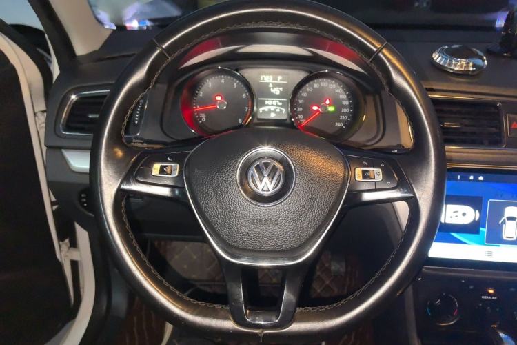 Used Volkswagen Lavida 2017 1.6L Automatic Comfort Edition
