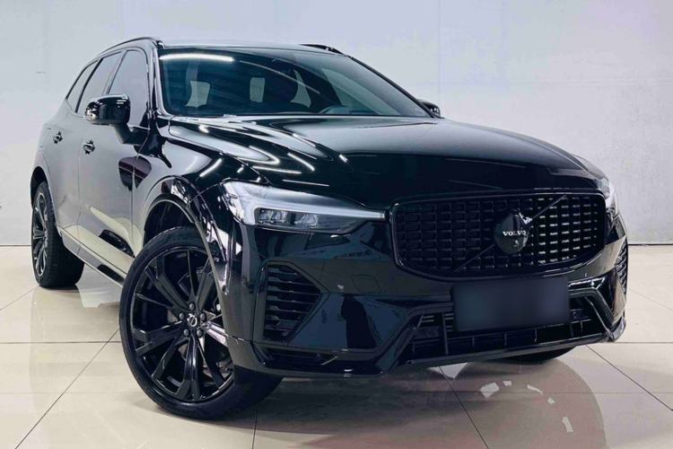 Used Volvo XC60 New Energy 2025 Plug-in Hybrid Long-Range All-Wheel Drive Zhiyuan Extreme Night Black Edition
