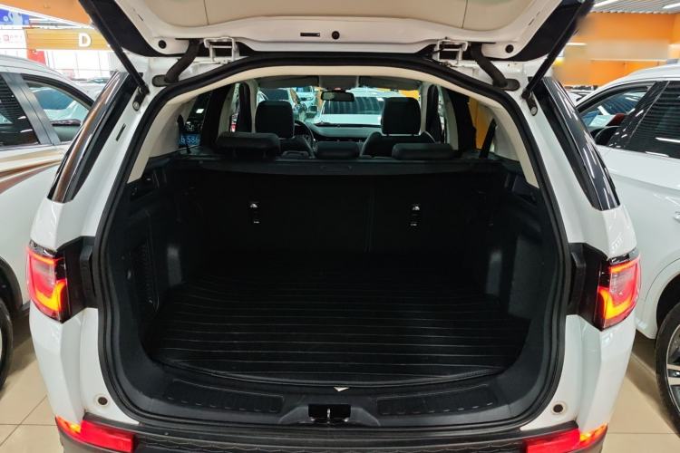 Used Land Rover Discovery Sport 2020 200 PS Family Edition
