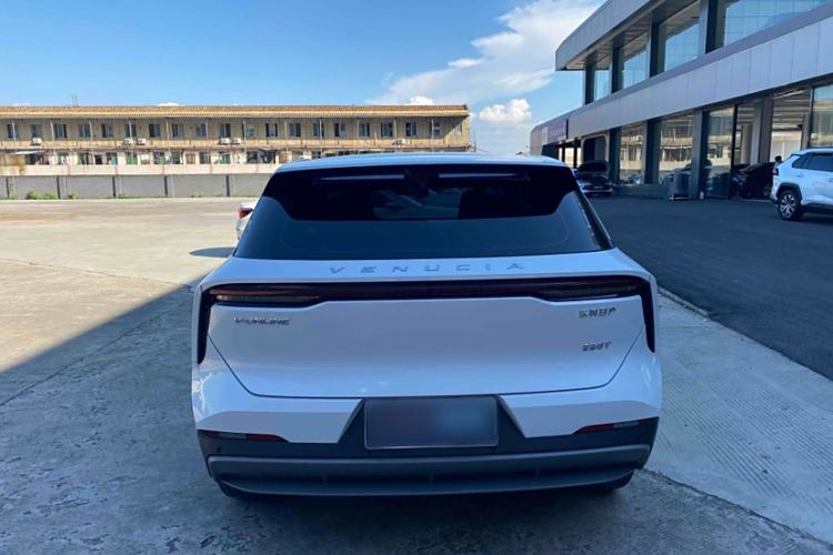 Used Venucia V 2023 260T Idol Edition Pro
