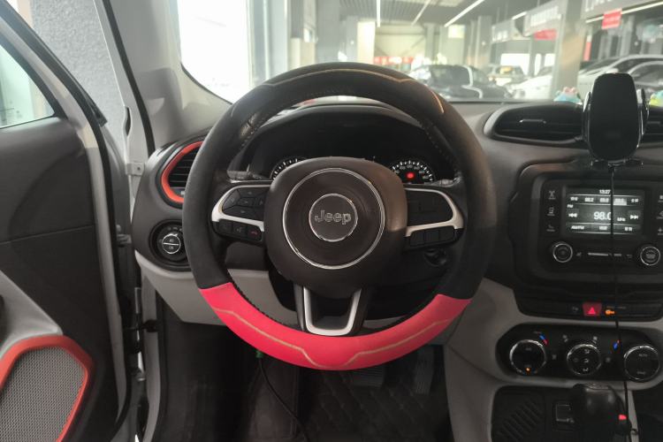 Used  Renegade 2017 180T Automatic Jingneng Edition
