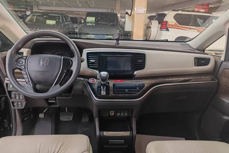 Used Honda Odyssey 2015 Revised 2.4L Luxury Edition
